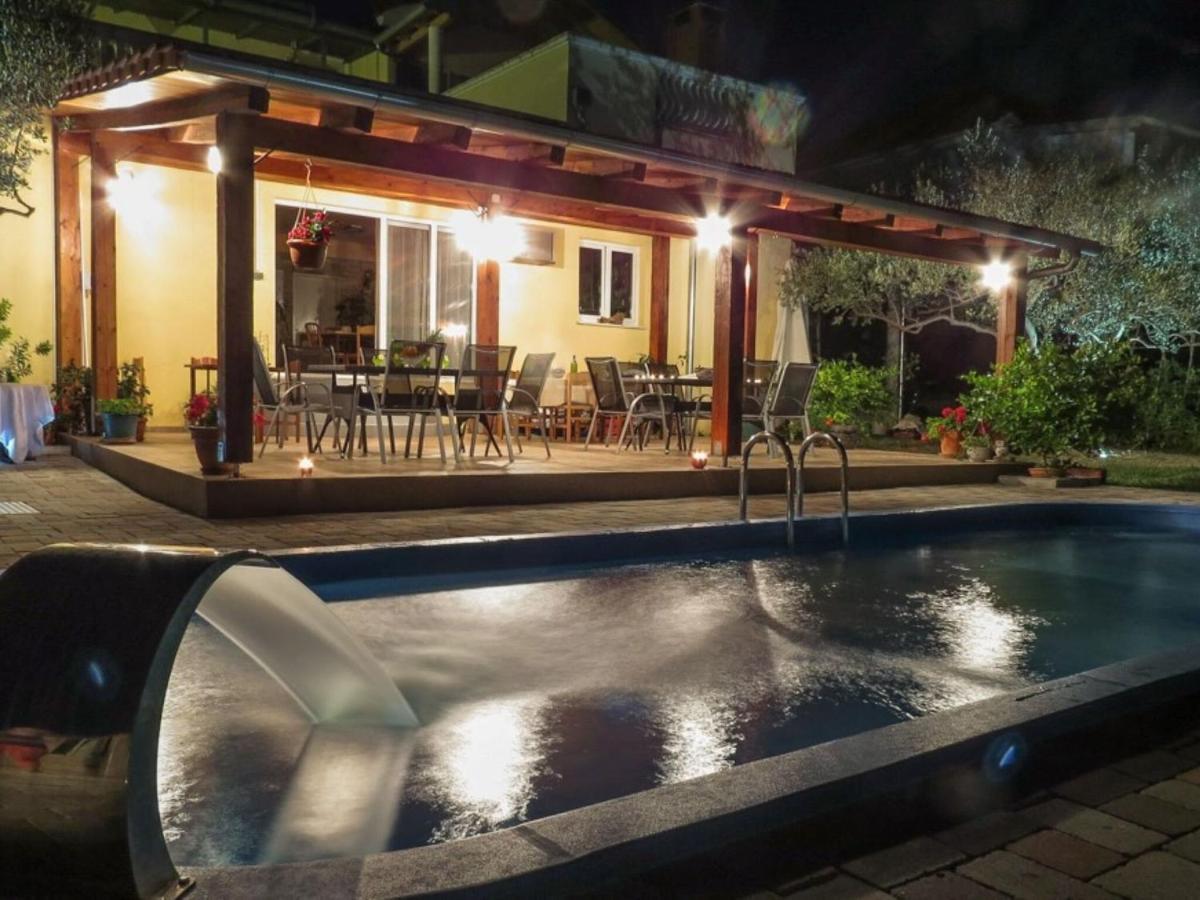 Fabulous Holiday Home In Pako Tane With Swimming Pool Pakostane Exterior photo